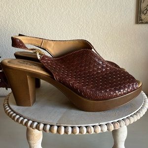 Spring Step leather woven platform tan size 41 NEW Never Worn